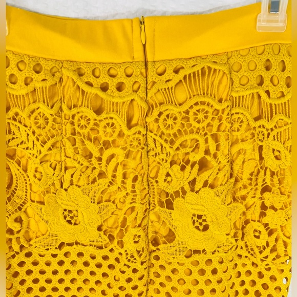 Yellow Embroidered Stretch Waist Long Lined Skirt Size Small Zipper Closure. - Picture 9 of 12